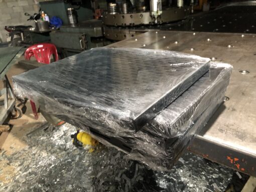Mặt bàn đục lỗ CNC