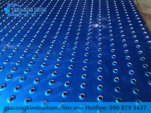 Tấm Kim Loại Dập Gân 3D Có Lỗ Thoát Nước – Chống Trượt Tối Ưu, Thoát Nước Nhanh Chóng - Hình ảnh 6