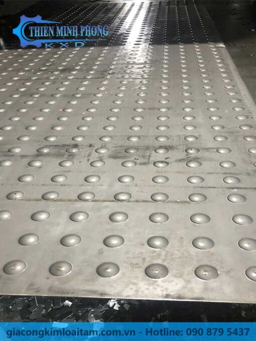 Tấm Kim Loại Dập Gân Tròn – Chống Trượt Hiệu Quả, Độ Bền Cao - Hình ảnh 3