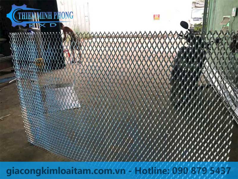 lưới thép dập giãn