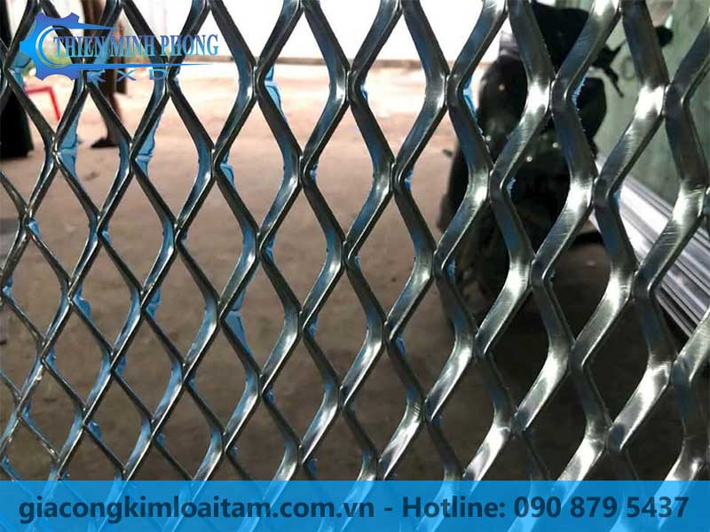 Gia công lưới thép dập giãn tại TPHCM